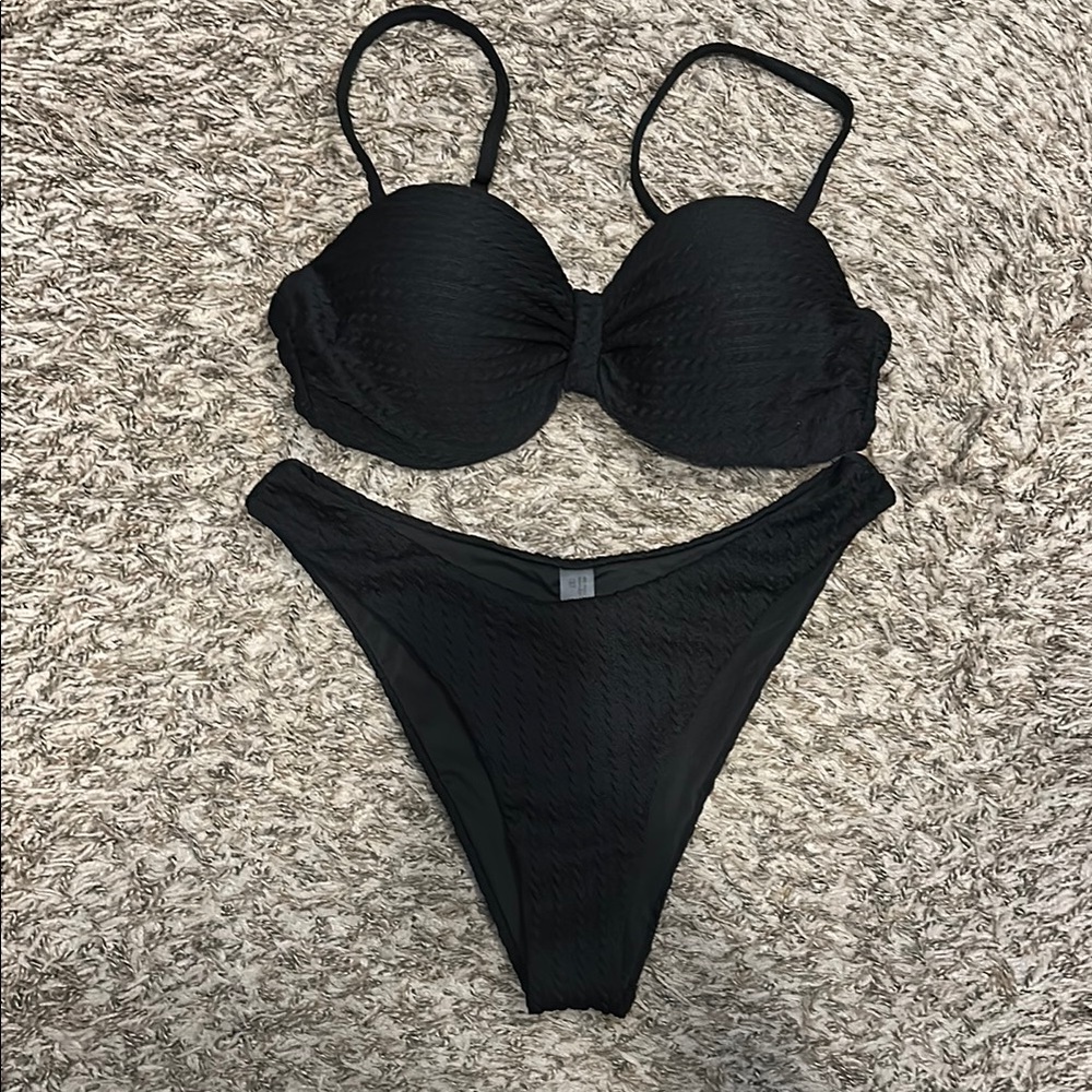Black bikini